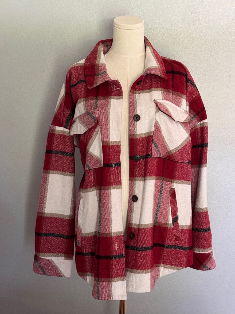 Cavalini women’s Plaid Red and winter White Button-Front Shacket jacket large
